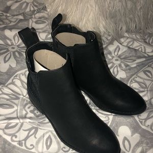 American Eagle band new booties Size 5